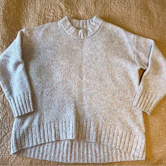 Old Navy Sweaters - Old Navy Cream Crew Neck Sweater